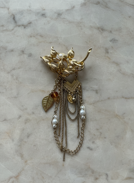 Pearl Leaf Vintage Charm Brooch