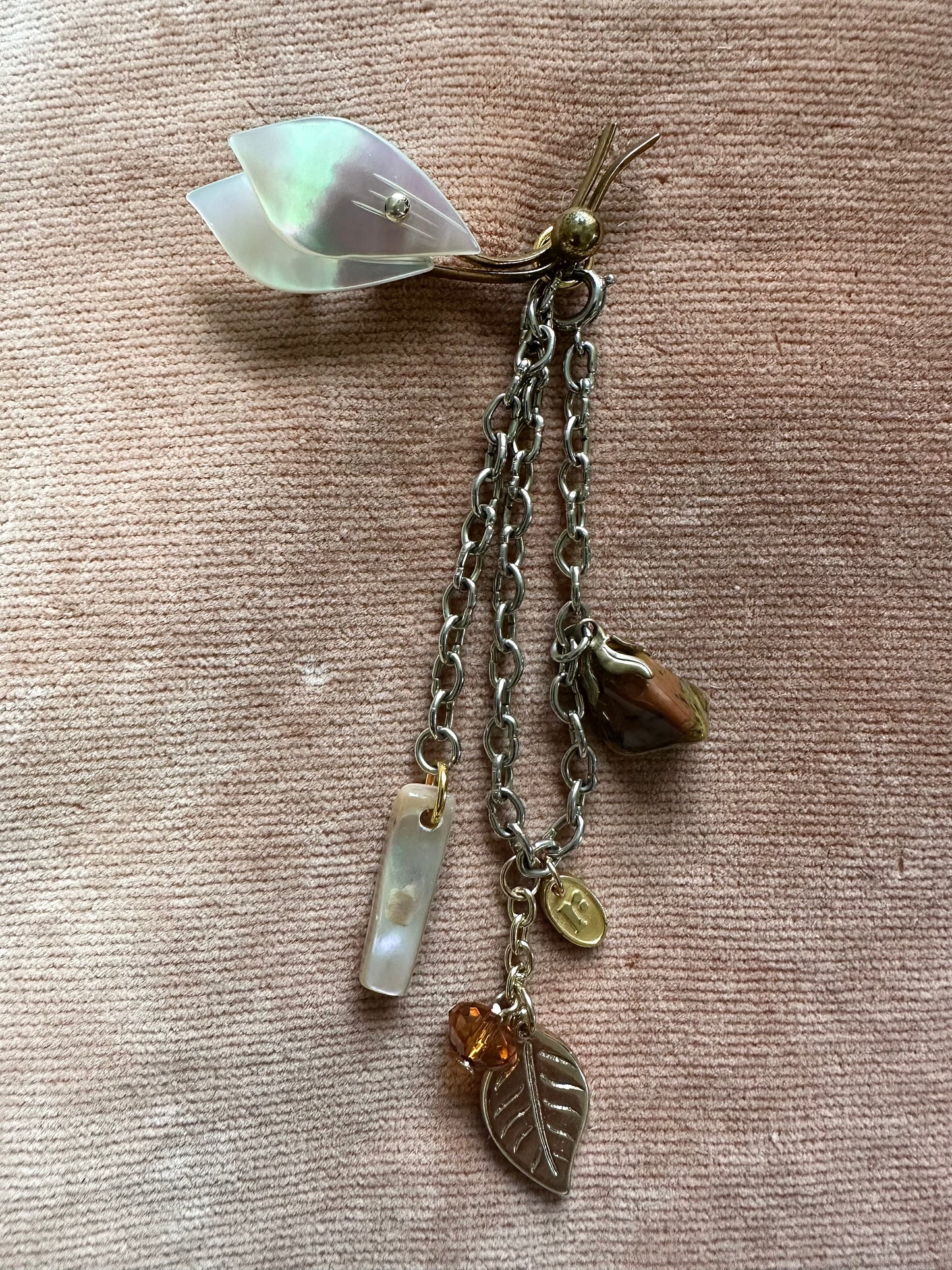 Pearl Leaf Vintage Charm Brooch